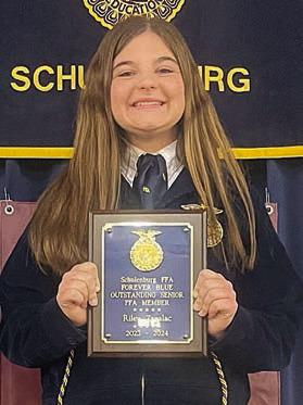 Forever Blue Outstanding Sr. FFA MEMBER– Riley Zapalac