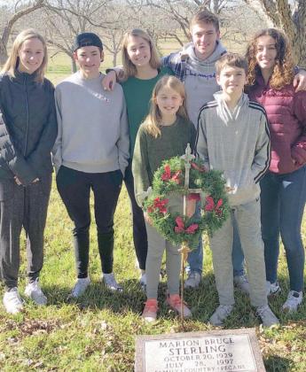 Wreath put on veteran’s gravesite