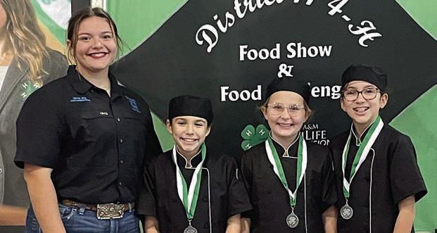 Creative Cooks Jr. – District 11 4-H Council officer and Maebess Huette, Charli Hadaway and Taylyn Newton of the La Grange 4-H.