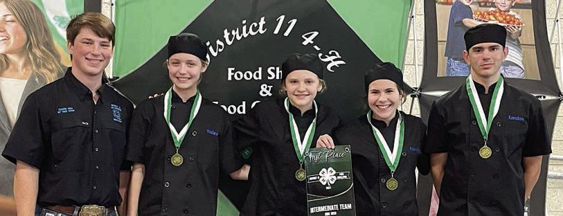 Shaker Bakers – District 11 4-H Council officer and Cooper Mau, Hailey Janish, Scotti Beseda, MacKayla Griffin and Kandon Kaspar of the Fayetteville 4-H.