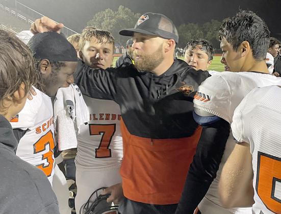 Seniors consoled after playoff loss
