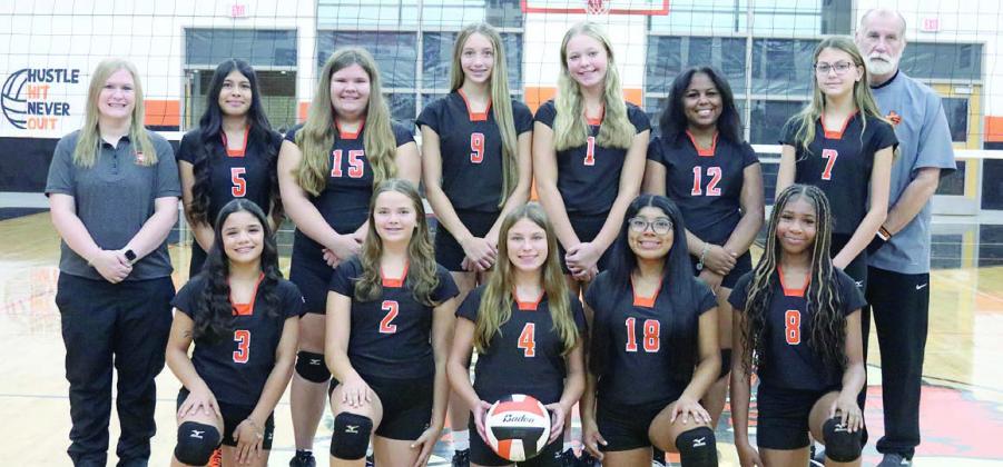 Kneeling, from left: Bekka Hall, Kerr McBride, Ellie Hammack, Kambrie Lara, and Blayke Miller. Standing, from left: coach Carol Hargadine, Moncerrat Vargas, Ava Thibodeaux, Kimber Bartosch, Aubryn Janda, Reginae Bursey, Ava Ring, and coach Larry Tidwell.