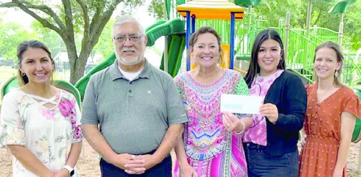Stanzel Family Foundation awards teacher grants at SISD, WISD