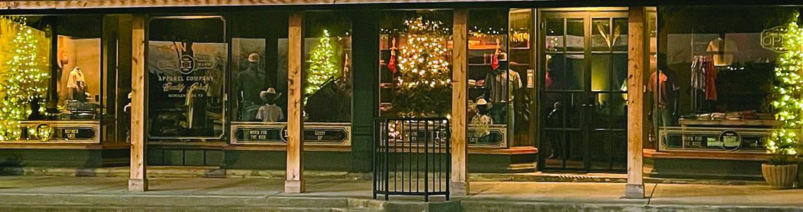 THIRD PLACE COMMERCIAL – Iron Oak Apparel, 635 North Main St. Sticker Photo By Darrell Vyvjala Photos of first-place residential and first-place commercial appear on Page 1.