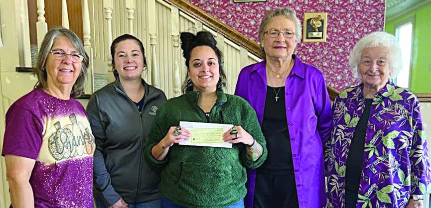 Weimar SPJST donates to Boys &amp; Girls Clubs