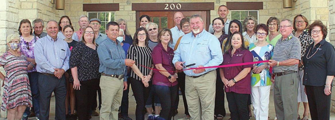 Fayetteville Bank holds ribbon cutting as part of grand reopening