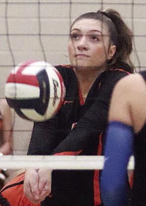 Greenli VanZandt in the second set. Sticker Photo By Darrell Vyvjala