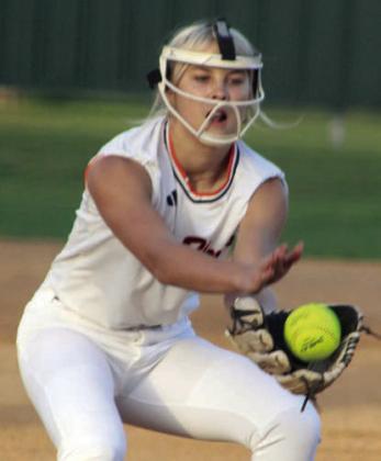 Pitcher Kinley Tillery fields a come-backer in the Lady Horns’ win last week. Sticker Photo By Darrell Vyvjala