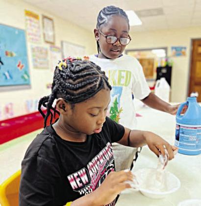 BGC members make slime