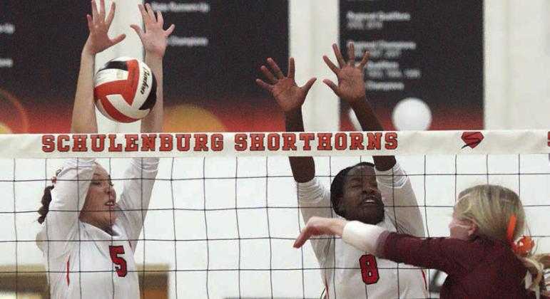 Lady Horns keep pace in 27-2A
