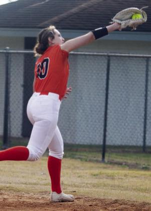 Lady Horns host tourney