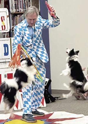 Circus Chickendog show delights 159 at public library