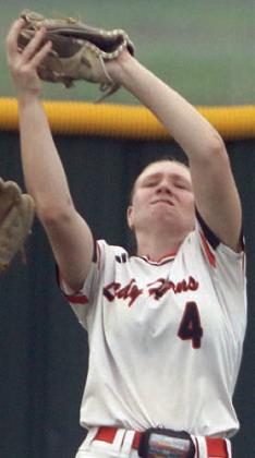 Angel Davis squeezes a fly ball in shallow left-centerfield during Friday’s game. Sticker Photo By Darrell Vyvjala