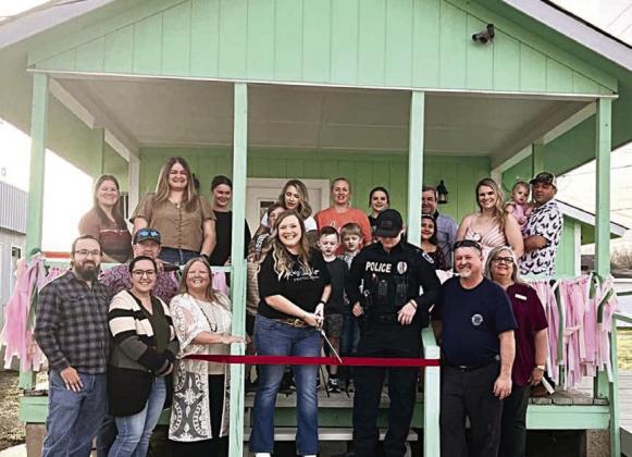 Kacy Lynn Photography has ribbon-cutting