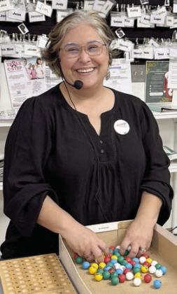 Fifth Wednesdays call for a “VIP bingo caller” and Cynthia Fogleman of Stanzel Family Foundation was the “very important person” for October. She did a great job, and everyone enjoyed having her.