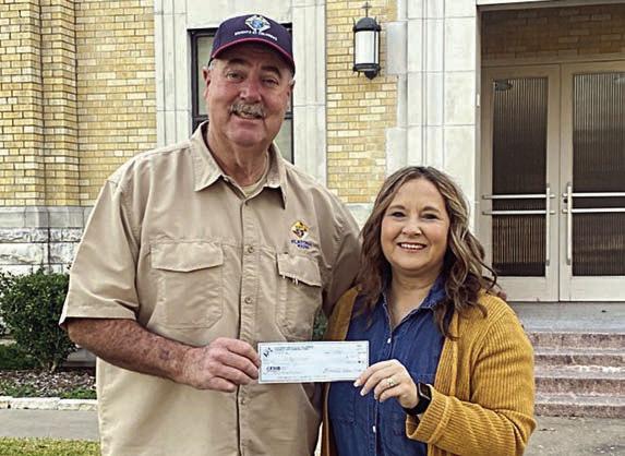 Donation to St. Ros e Youth Gro up – Richard Schacherl represented KC Rev. Allen Black Council 3295 in presenting a $1,000 check to Stacy Oeding, representing the St. Rose of Lima high school youth ministry at Schulenburg. McCourt Equipment requested that, instead of payment for materials for three “Jesus Christ Divine Mercy” signs, donations be made to three area youth groups.