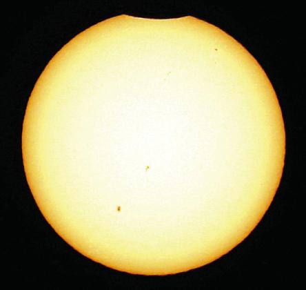 Aschenbeck photographs solar eclipse
