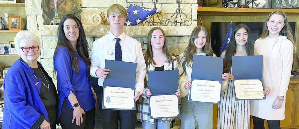 Smith-McMillan DAR recognizes Good Citizen Award recipients