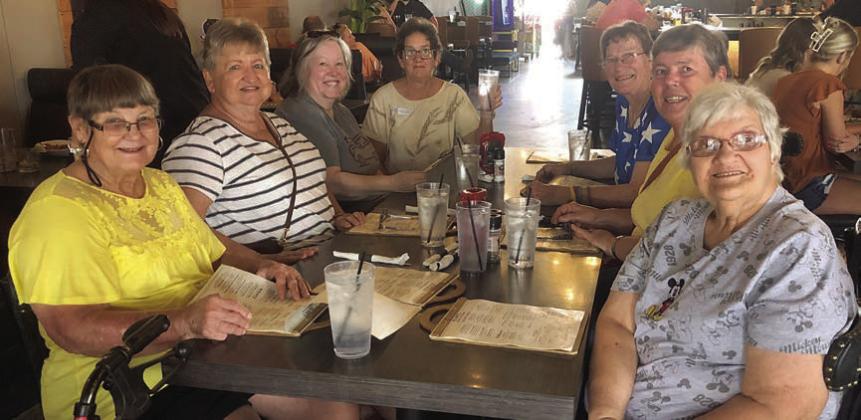 The excursi on to Colum bus was enjoyed by (from left) JoNell Vacek, Marilyn Mares, Vicki Woodard, Stephanie Shroyer, Berni Gillings, Shirley Machicek and Cynthia Meyer.
