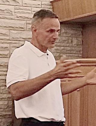 Hardy Hay gave a presentation on being aware of one’s surroundings and what to do if a dangerous situation should arise.