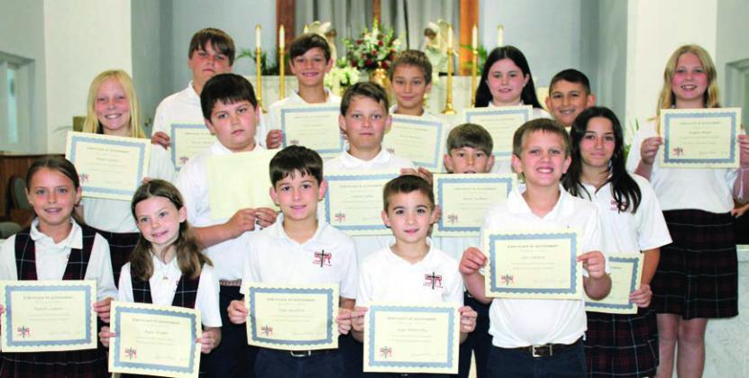 Grades 4-5 students attaining the honor roll each nine weeks for the 2022-23 school year were (front row, from left) Kynslee Zapalac, Rylee Wright, Luke Goedrich, Gage Smrkovsky, Levi Johnson, (middle row) Brynn Bubela, John Schmidt, Cannon Lykke, Barett Redman, Elly Wotipka, (back row) Bryson Ohnheiser, Jacob Schramek, Justin Schramek, Charlotte Schmidt, Dylan Zweschper and Brynlee Berger.