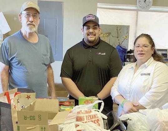 Anytime Fitness donates to Food Pantry.