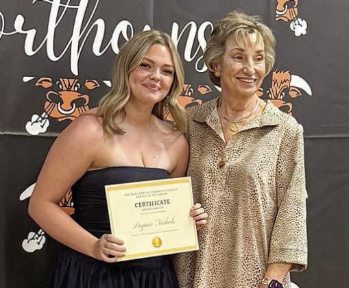 Friends of Library scholarship given