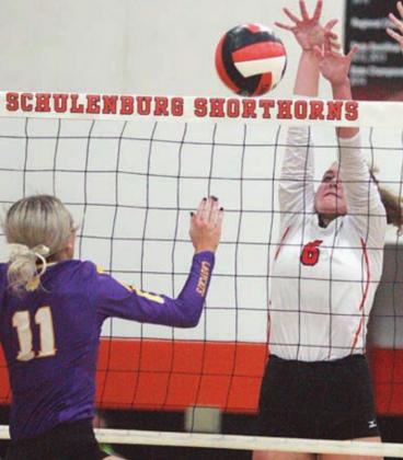 Lady Horns sweep Weimar