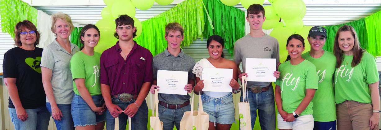 Turtle Wing Foundation awards five $1,000 scholarships for 2023