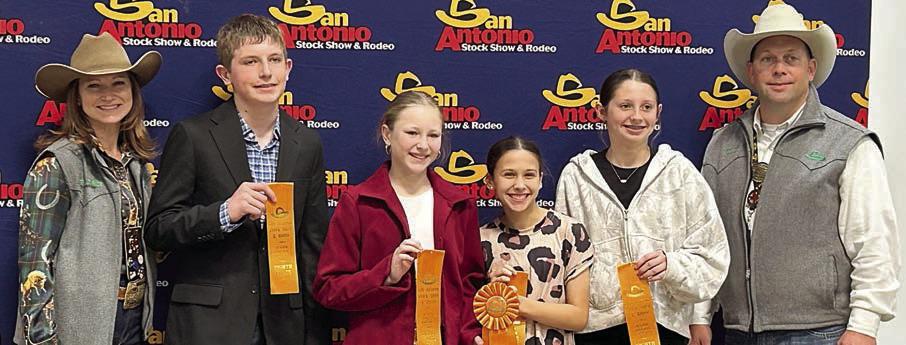 Intermediat e Team – (from left) San Antonio Livestock Show representative, Kaden Raabe, Langley Murphy, Emery Fricke, Adalyn Emmel and San Antonio Livestock Show representative.