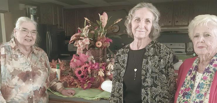Garden Club welcomes fall with pecans, pumpkins, holiday planning