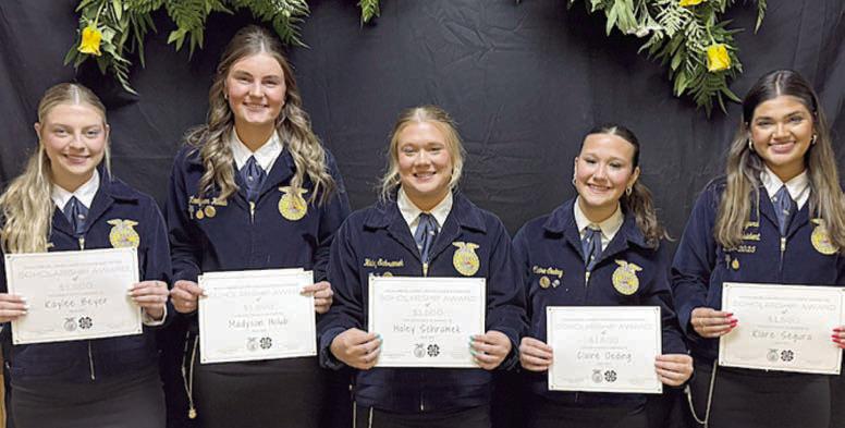 Stock Show Supporters Scholarship – (from left) recipients Kaylee Beyer, Madyson Holub, Haley Schramek, Claire Oeding and Klare Segura.