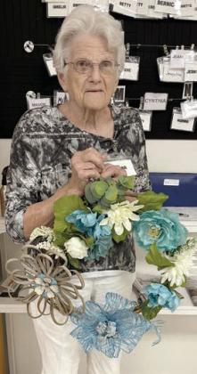 Bingo winner Clara Christ, on a roll winning the blackout prize made by Martha Beckmann again.
