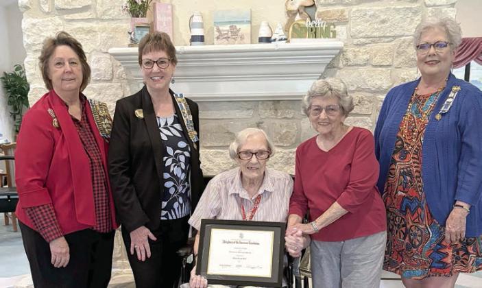 Mary Louise Dorr was the recipient of the “Women In American History” Award from the Smith-McMillan Chapter, NSDAR. Shown are (from left) Cathleen Tutt, vice regent; Kathy Schatte, chaplain; Mary Louise Dorr, award recipient; Myrna Thiessen, member; and Sherry Hebert, secretary/media chair. Not shown is American history chair Claudia Valastro.