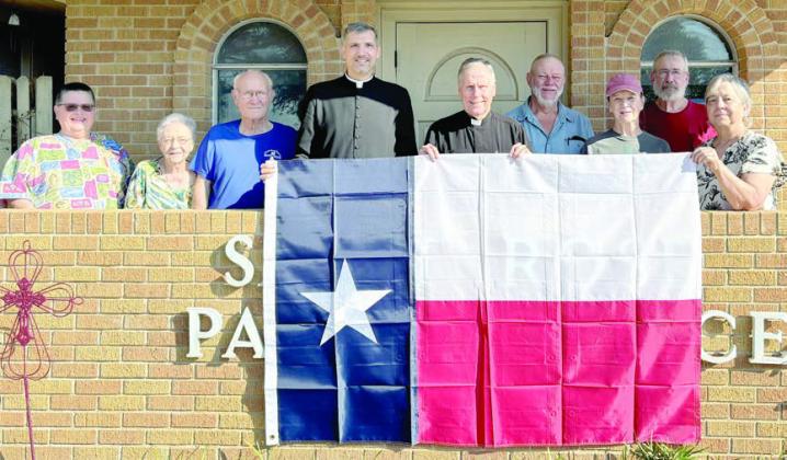 Hermann sons donate texas flag to st. Rose Cemetery