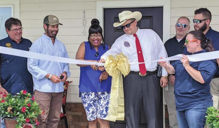 Ribbon cut at Marquis at Fayette