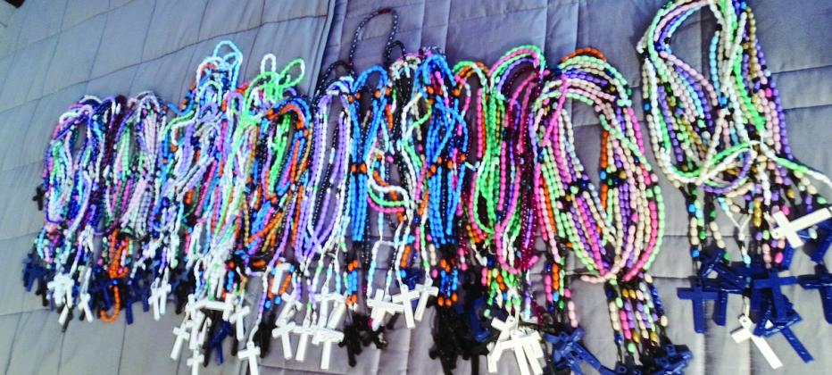 Local lady makes more than 1,000 rosaries