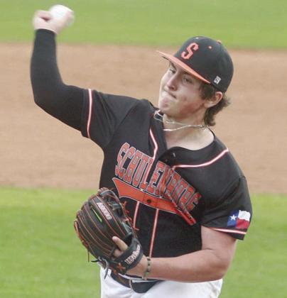 Ian Reeves delivers a strikeout pitch in his shutout win over the Cardinals. Sticker Photo By Darrell Vyvjala