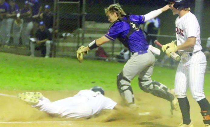 Key district wins for Horns &amp; Lady Horns