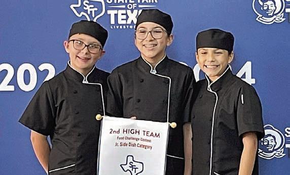 Junior Side Dish Category – (from left) Charli Hadaway, Taylyn Newton and MaeBess Huette.