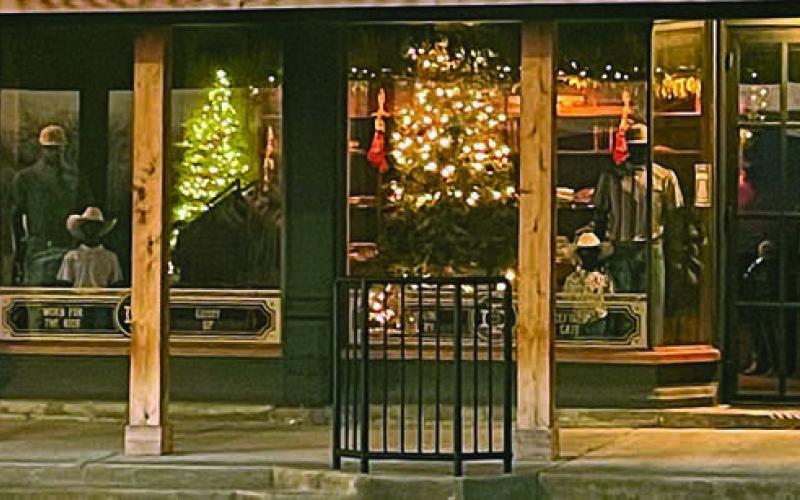 THIRD PLACE COMMERCIAL – Iron Oak Apparel, 635 North Main St. Sticker Photo By Darrell Vyvjala Photos of first-place residential and first-place commercial appear on Page 1.