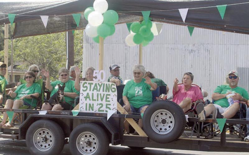 2nd Place Class Float – Bishop Forest Class of 1975. Sticker Photo By Darrell Vyvjala