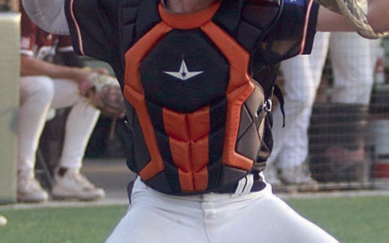 Jayse Janda first to second to cut down a steal attempt in the fifth inning. Sticker Photo By Darrell Vyvjala