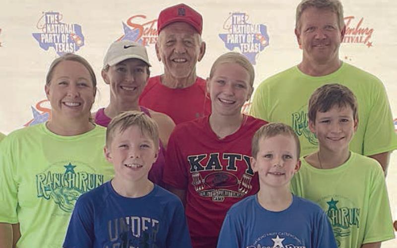 Largest Family Group – the Richard Hollas family. Sticker Photo By Darrell Vyvjala