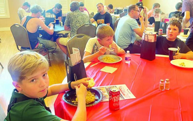 The Polka Lovers Club of Texas Mus eum hosted a dinner for Mladá Muzika Sardice and Dulcimer Band on Friday, Sept. 26, prior to their concert at the Sanford Schmid Amphitheater at the Fairgrounds in La Grange.