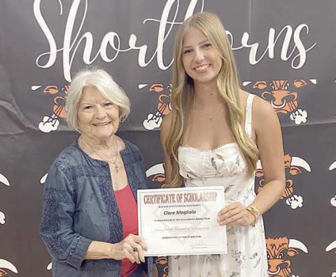 Czech Heritage Society gives scholarship
