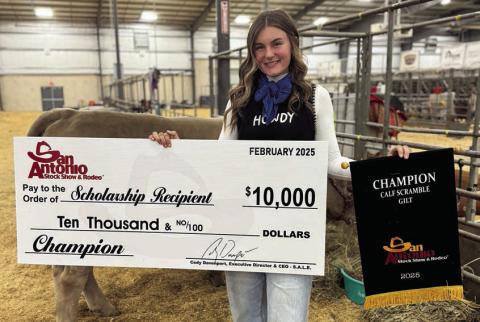 Holub receives $10,000 scholarship