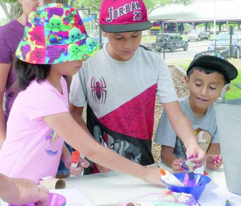 PAT families enjoy Art in the Park