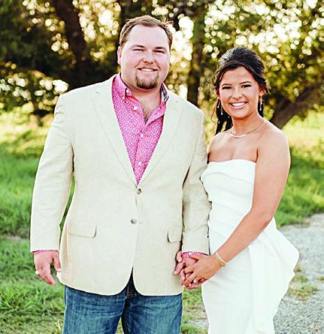Etzler, Vyvjala to wed May 3