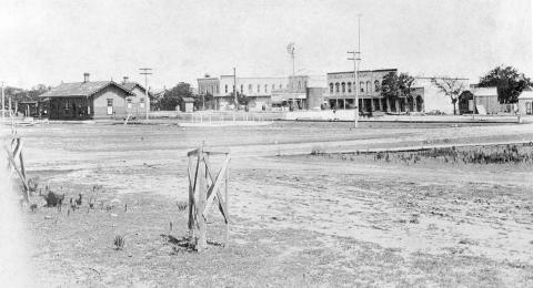 North Main Street in Flatonia circa 1890s – Courtesy of Judy Pate and E.A. Arnim Museum